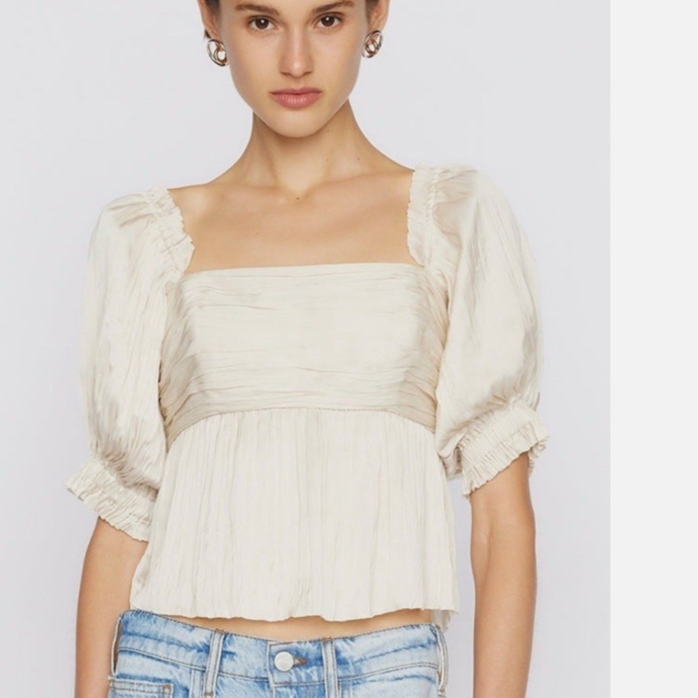 Frame Puff Sleeve Square Neck Empire Waist
Vanilla Blouse Size S